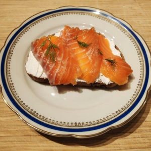Salmon with cream cheese